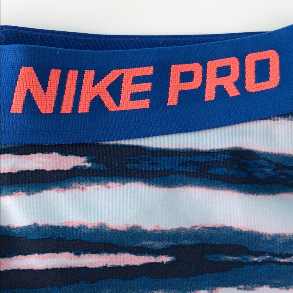 multicolor nike pro women’s shorts - Picture 3 of 8
